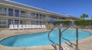 Read more about the article Motel 6 Las Vegas, NV – Boulder Hwy Pool: Season-Hours-Amenities