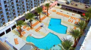 Read more about the article Oyo Las Vegas Pool:Formerly Hooters-Season-Hours-Amenities