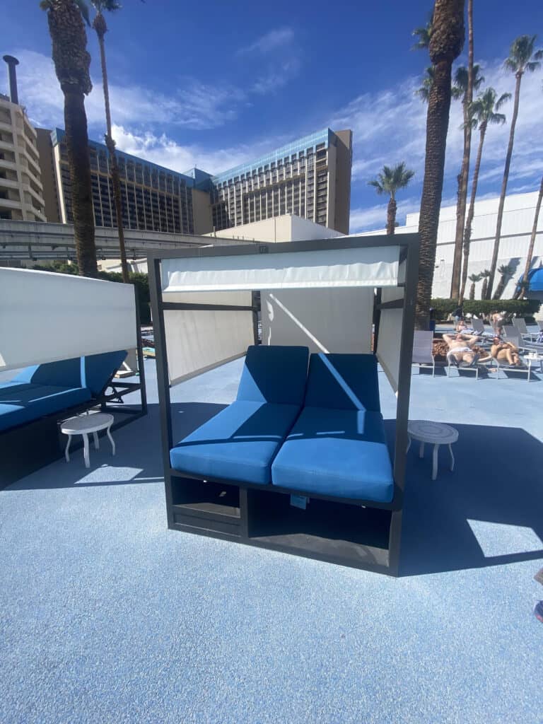 Horseshoe Las Vegas Pool: Formerly Bally's, Hours & Amenities