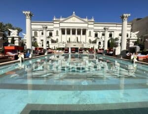 Read more about the article The Insider’s Guide to All Caesars Entertainment Pools in Las Vegas