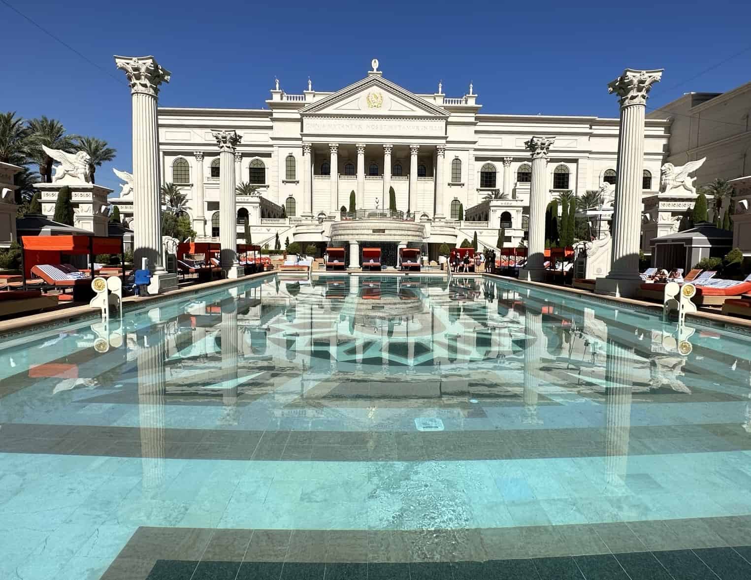You are currently viewing The Insider’s Guide to All Caesars Entertainment Pools in Las Vegas