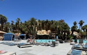 Read more about the article 3 Las Vegas Hyatt Operated Hotel Pool Overviews