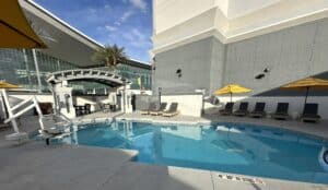Read more about the article Las Vegas Marriott Pool: Season, Hours. Menu & More