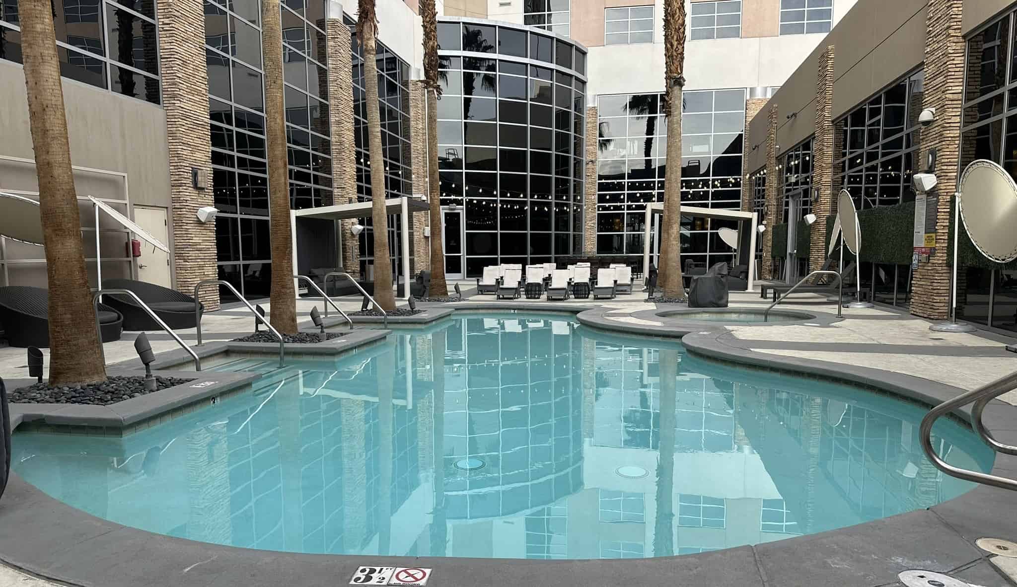 You are currently viewing Renaissance Las Vegas Pool: Season-Hours-Information
